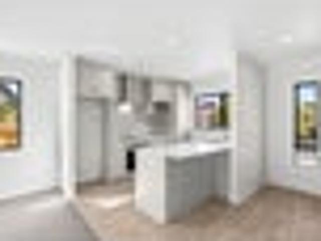 Townhouse for sale in Queenwood, Hamilton City