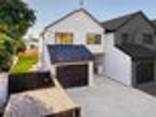 House for sale in Avondale