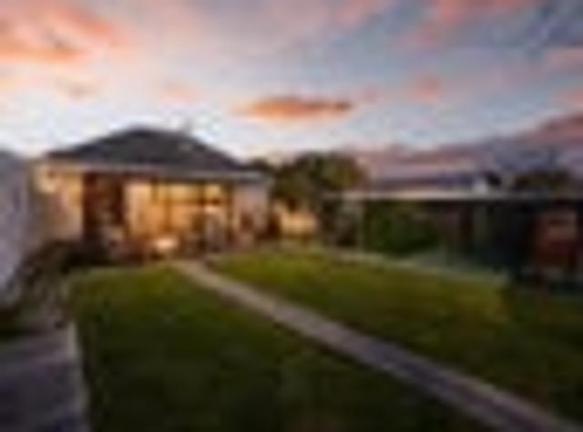 House for sale in Chaslands, Canterbury