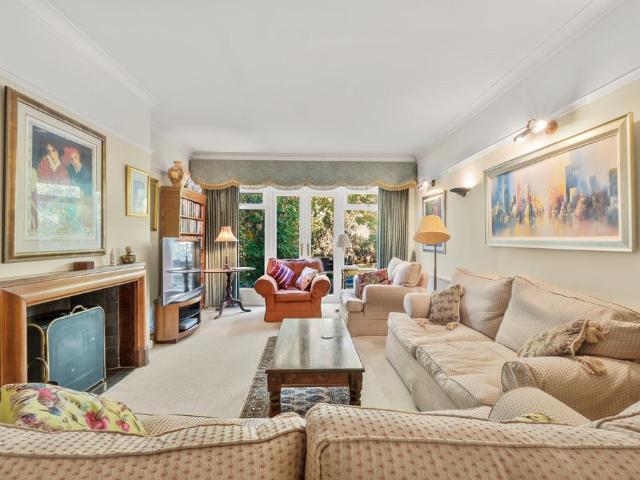 House for rent in Royal Borough of Kingston upon Thames, Greater London