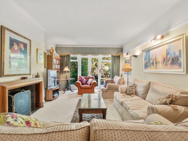 Apartment for rent in Royal Borough of Kingston upon Thames, Greater London