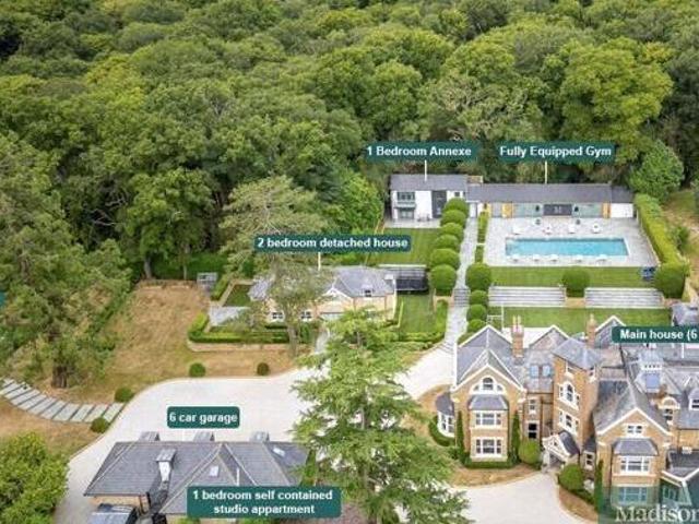 House for sale in Ivy Chimneys, Epping