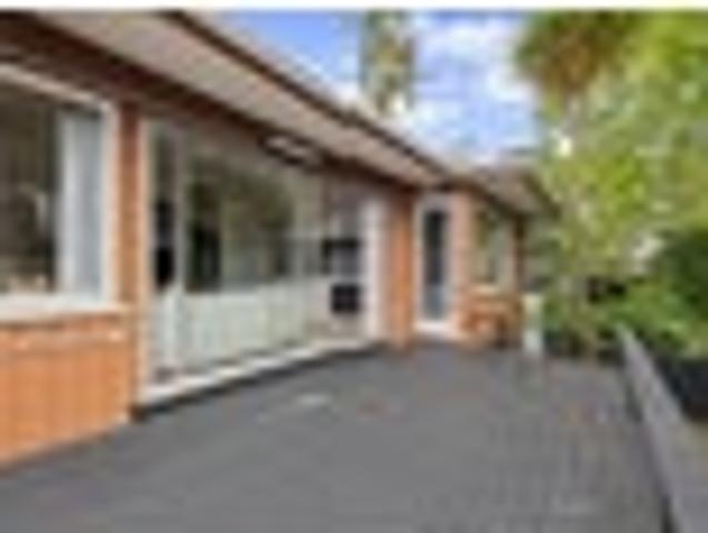 Apartment for sale in Northcote Central, Kaipātiki