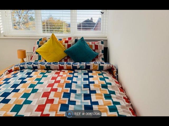Room for rent in Sutton New Town, Greater London