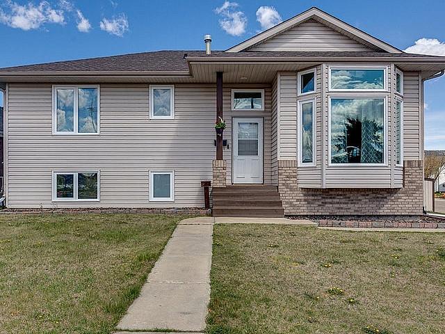 House for sale in Wedgewood, Alberta