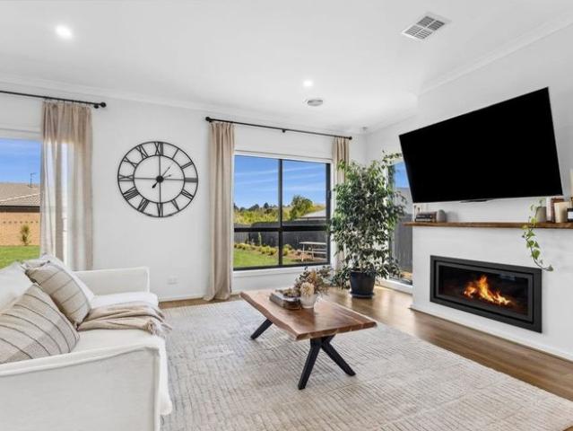 House for rent in Woodend, Victoria
