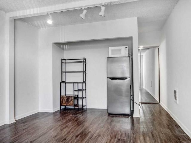 Apartment for rent in Canoga Park, California