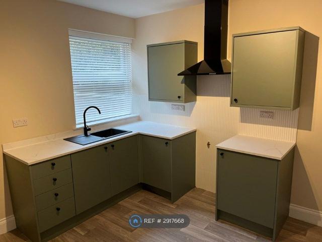 House for rent in Caldermill, East Midlands