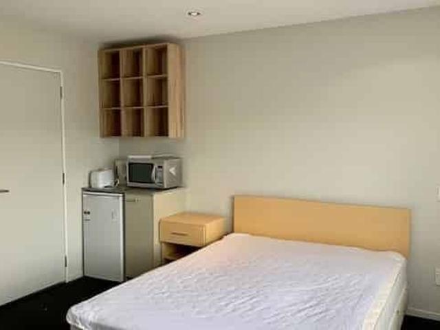 Apartment for rent in Addington, Canterbury