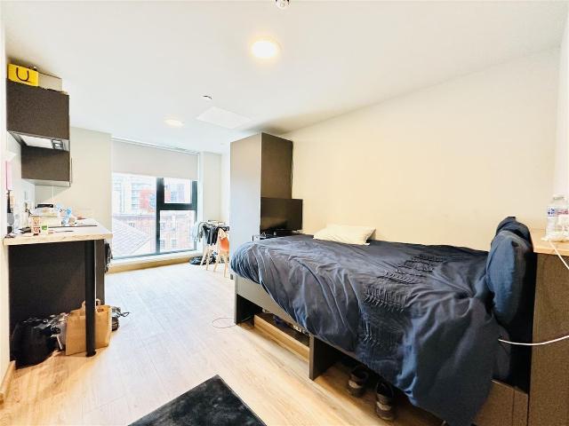 Studio for rent in St Ann's, Haddon