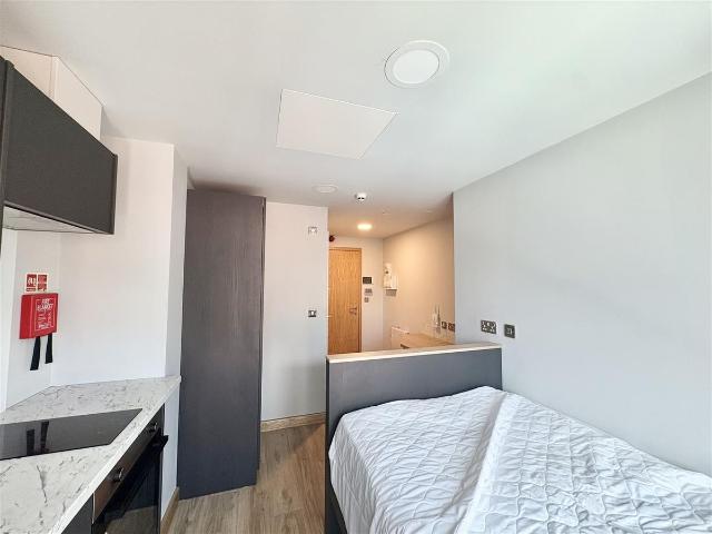Studio for rent in St Ann's, Haddon