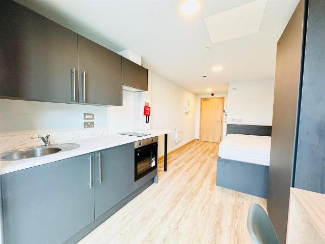 Studio for rent in St Ann's, Haddon