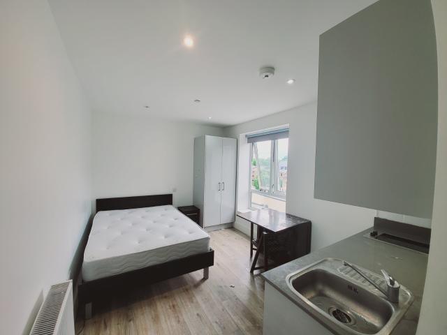 Studio for rent in Kilburn, Greater London