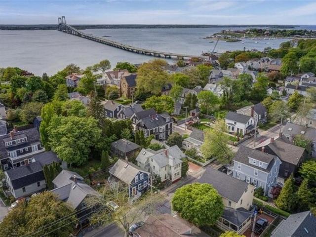 House for sale in Newport