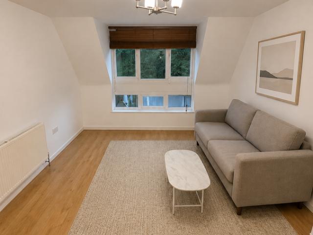 Apartment for rent in Northwood, Greater London