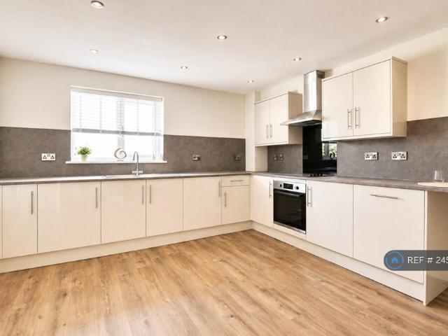 Apartment for rent in Bede Island, Old Wharf