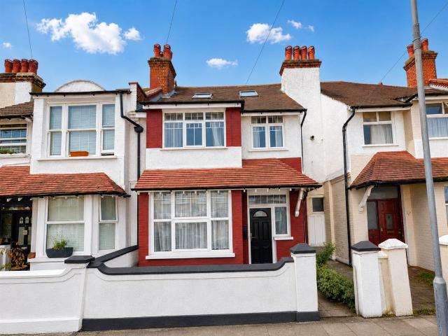 Apartment for rent in London Borough of Merton, Mitcham