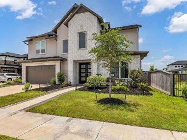 House for sale in Cypress