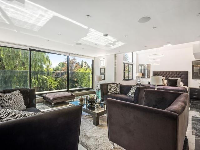 House for rent in Hadley Wood, Greater London
