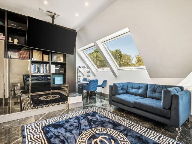 House for rent in Hadley Wood, Greater London
