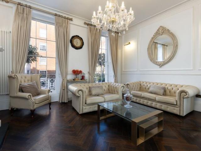 Townhouse for rent in Paddington, Greater London