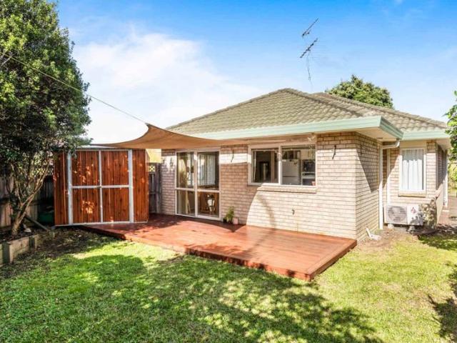 House for rent in The Gardens, Manurewa