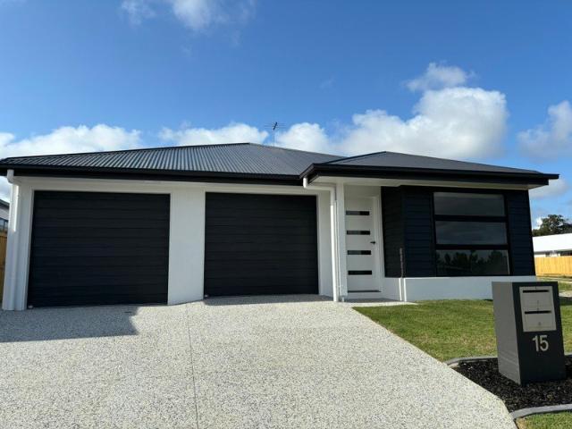 Townhouse for rent in Pinnacle, Greater Brisbane