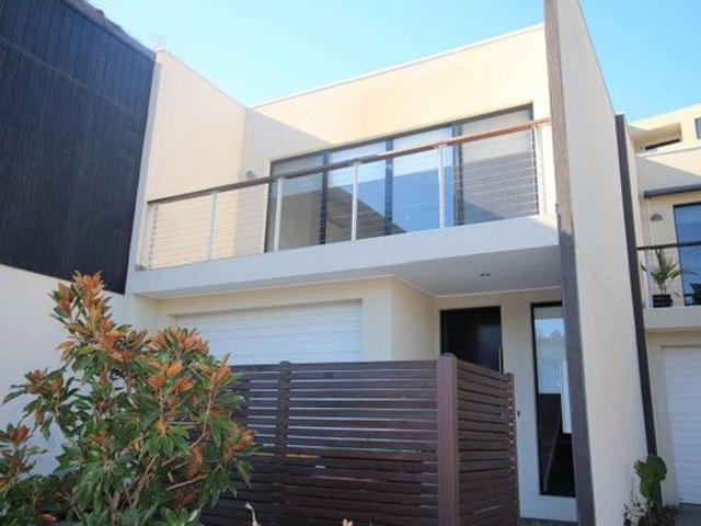 Townhouse for rent in Keilor East, Victoria