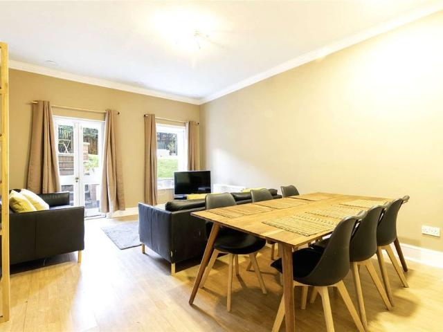 Apartment for rent in Highbury, Greater London