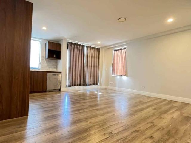 Apartment for rent in Paremoremo, Oroua County