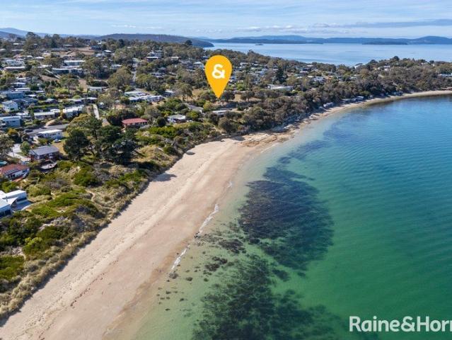 Land for sale in Dodges Ferry, Tasmania