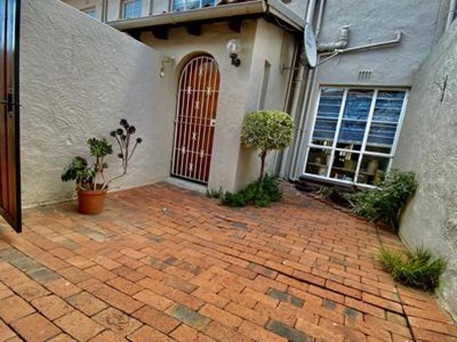 Townhouse for sale in Johannesburg Townhouse for sale in Johannesburg