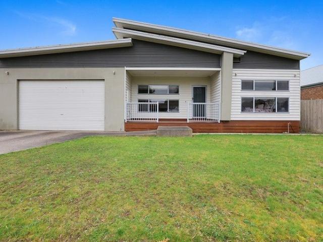 House for sale in Morwell, Victoria