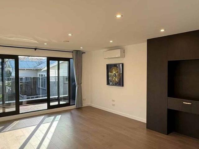 Townhouse for rent in Three Kings