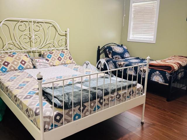 Room for rent in Georgina, Ontario
