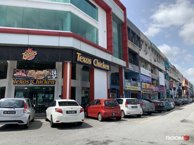 Room for rent in Petaling, Damansara Damai