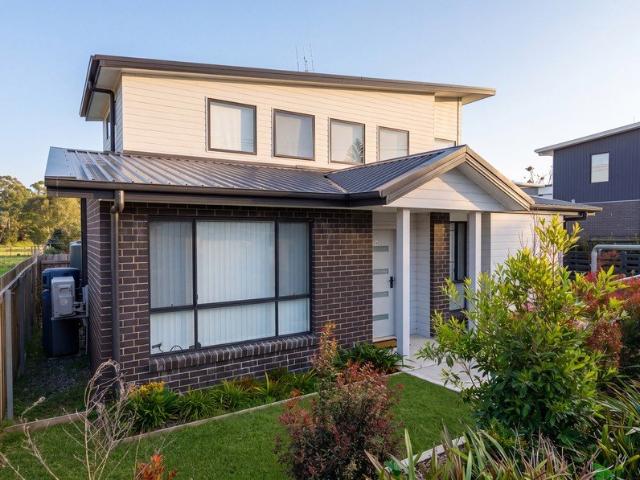 Townhouse for sale in Ambergate, New South Wales