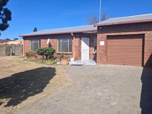 Townhouse for sale in Gert Sibande, Mpumalanga