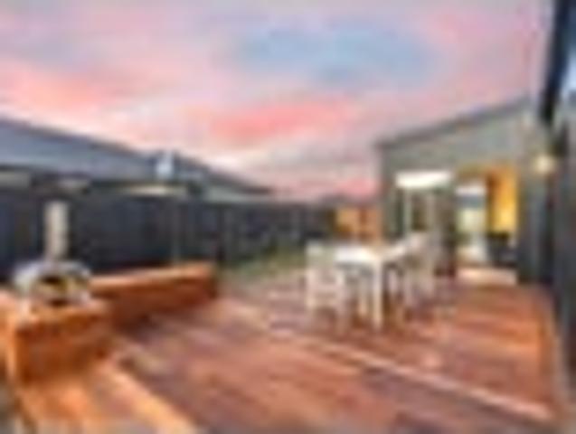 House for sale in Chaslands, Canterbury