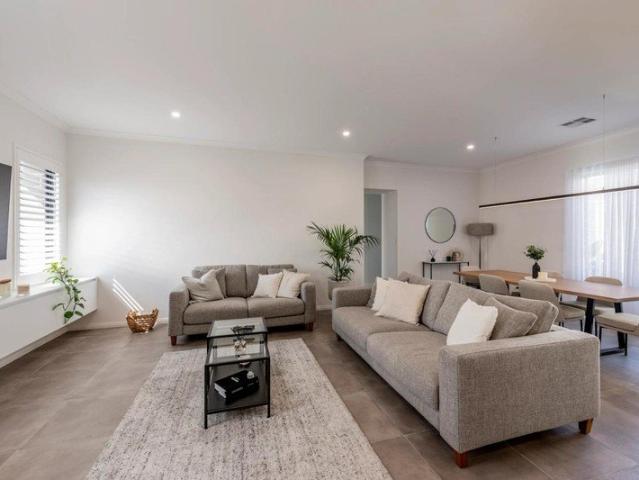Cottage for sale in Midvale, Shire of Mundaring