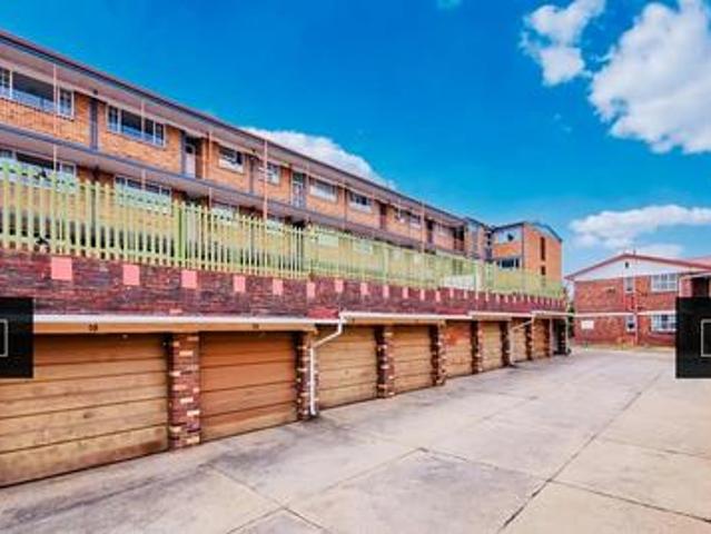 Apartment for sale in Nooitgedacht, Gauteng