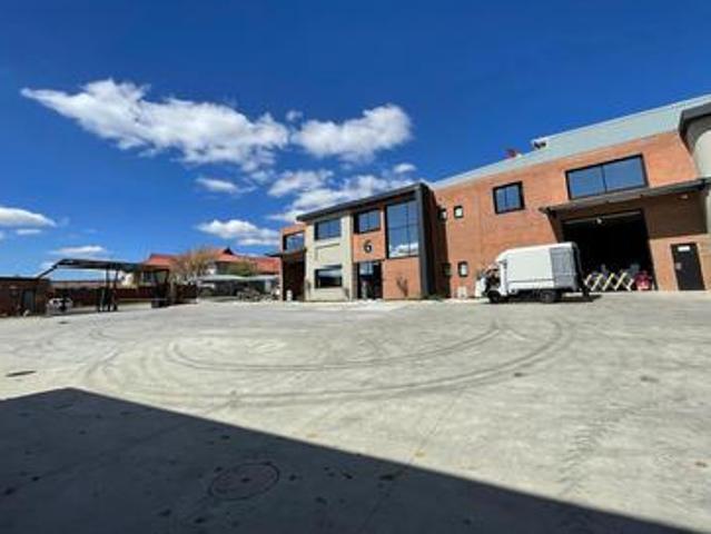 Commercial for rent in Olievenhoutbos, Gauteng