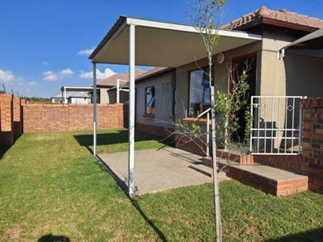 Townhouse for rent in Olievenhoutbos, Gauteng