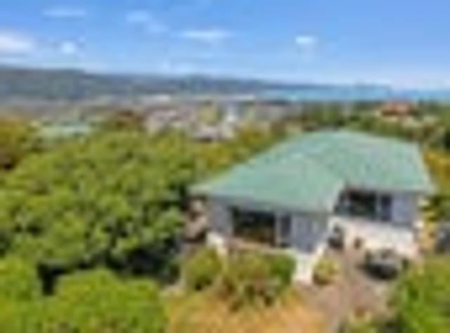 House for sale in Days Bay, Wellington