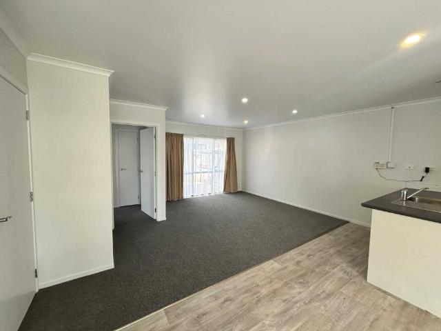 Townhouse for rent in Hamilton Central, Hamilton City