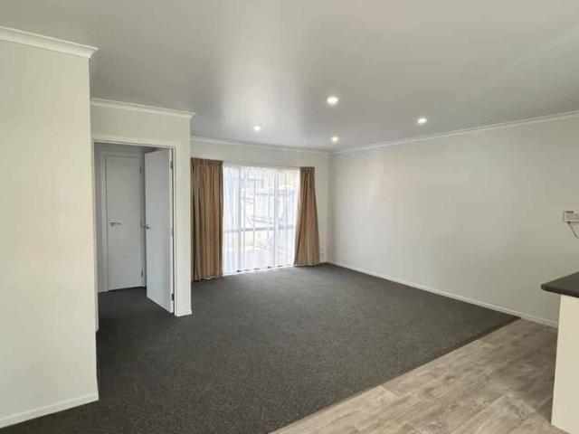 Townhouse for rent in Hamilton Central, Hamilton City