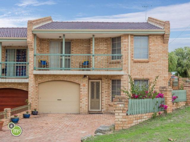Townhouse for rent in Stirling, Western Australia