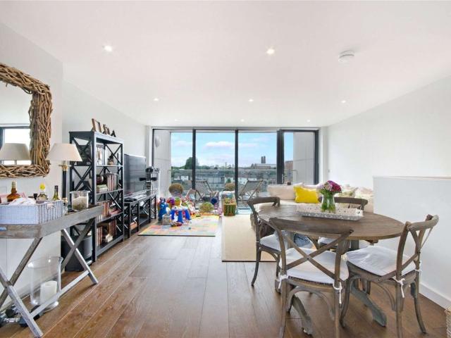 Apartment for rent in Canary Wharf, Greater London