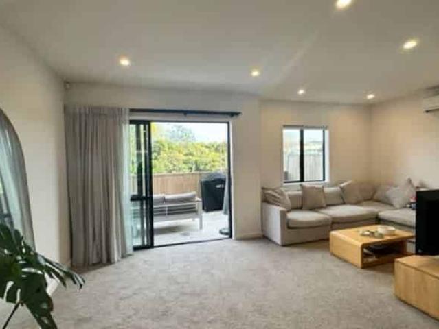 Townhouse for rent in New Lynn