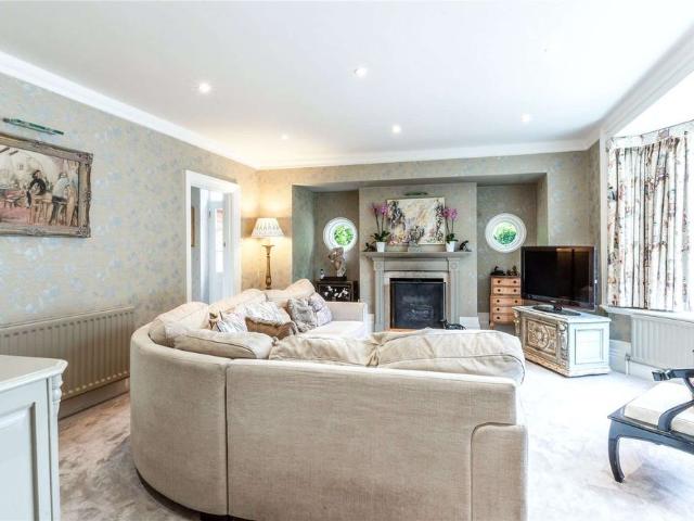 House for rent in Sunningdale